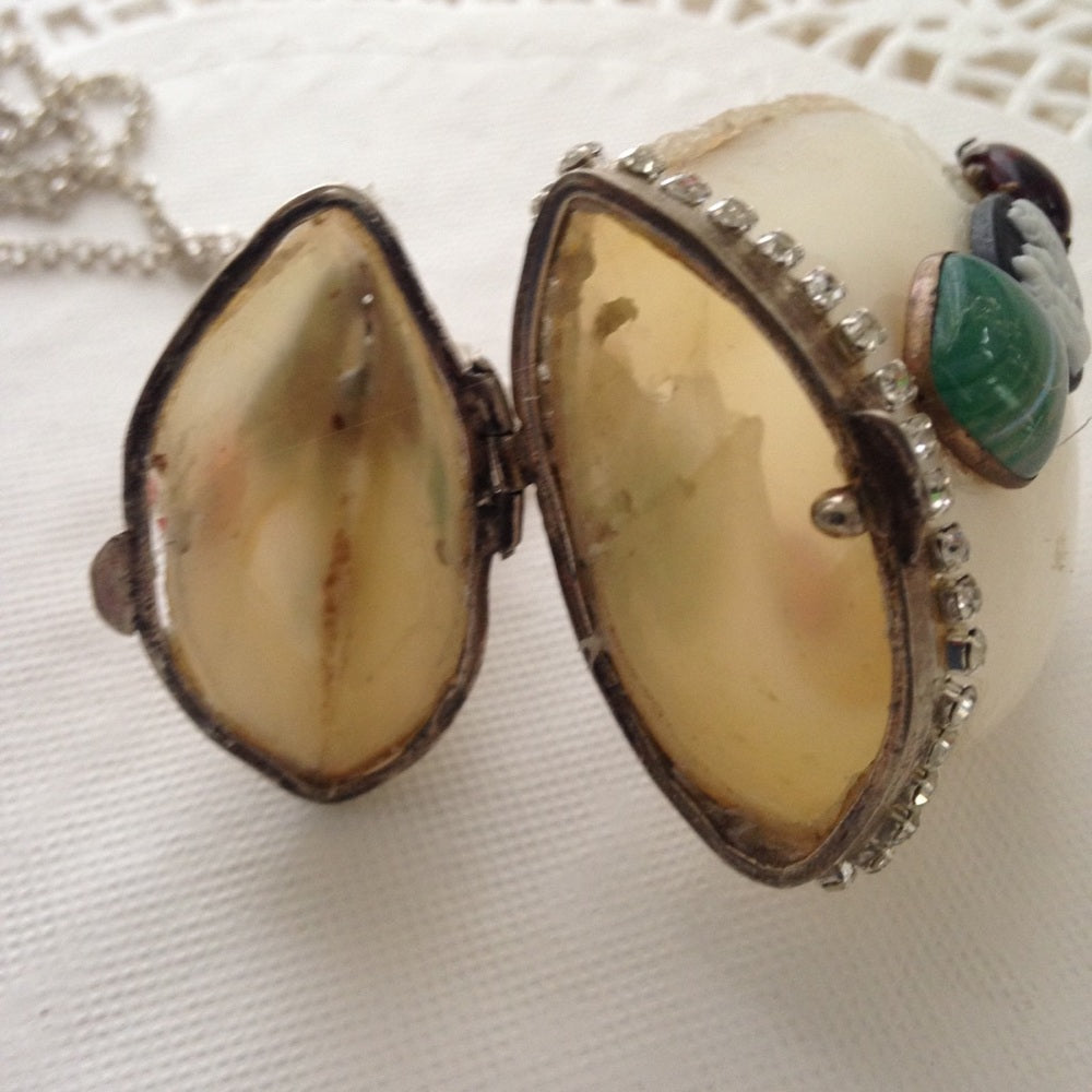 Vintage Mother of Pearl Clam Shell Purse Pendant 925 Silver Chain Necklace