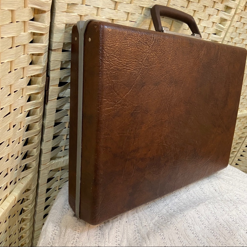 Vintage 1950s Samsonite Lock Coded, Brown Fiberglass Briefcase 18in x 12.5in
