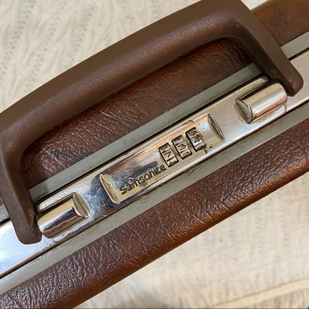 Vintage 1950s Samsonite Lock Coded, Brown Fiberglass Briefcase 18in x 12.5in