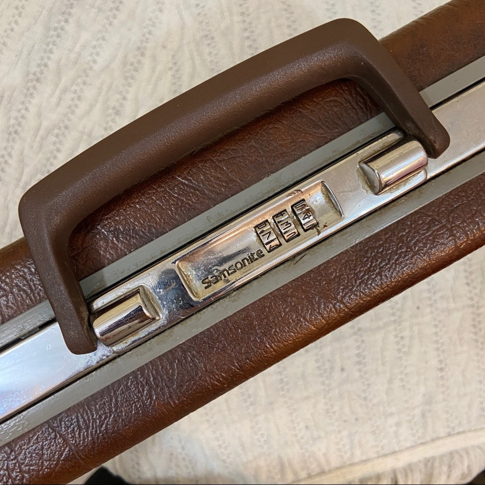 Vintage 1950s Samsonite Lock Coded, Brown Fiberglass Briefcase 18in x 12.5in