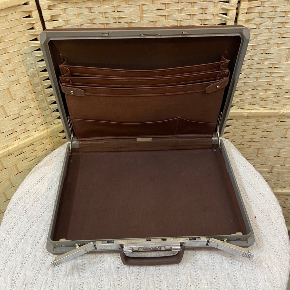 Vintage 1950s Samsonite Lock Coded, Brown Fiberglass Briefcase 18in x 12.5in