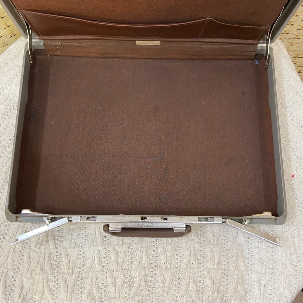 Vintage 1950s Samsonite Lock Coded, Brown Fiberglass Briefcase 18in x 12.5in