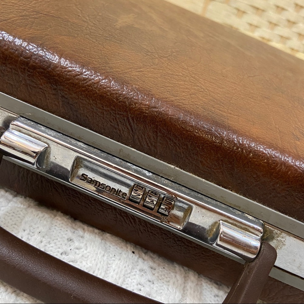 Vintage 1950s Samsonite Lock Coded, Brown Fiberglass Briefcase 18in x 12.5in