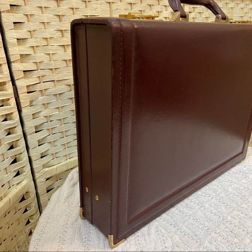Vintage Airway Burgundy Leather Briefcase with Coded Lock 18in x 13in x 3in