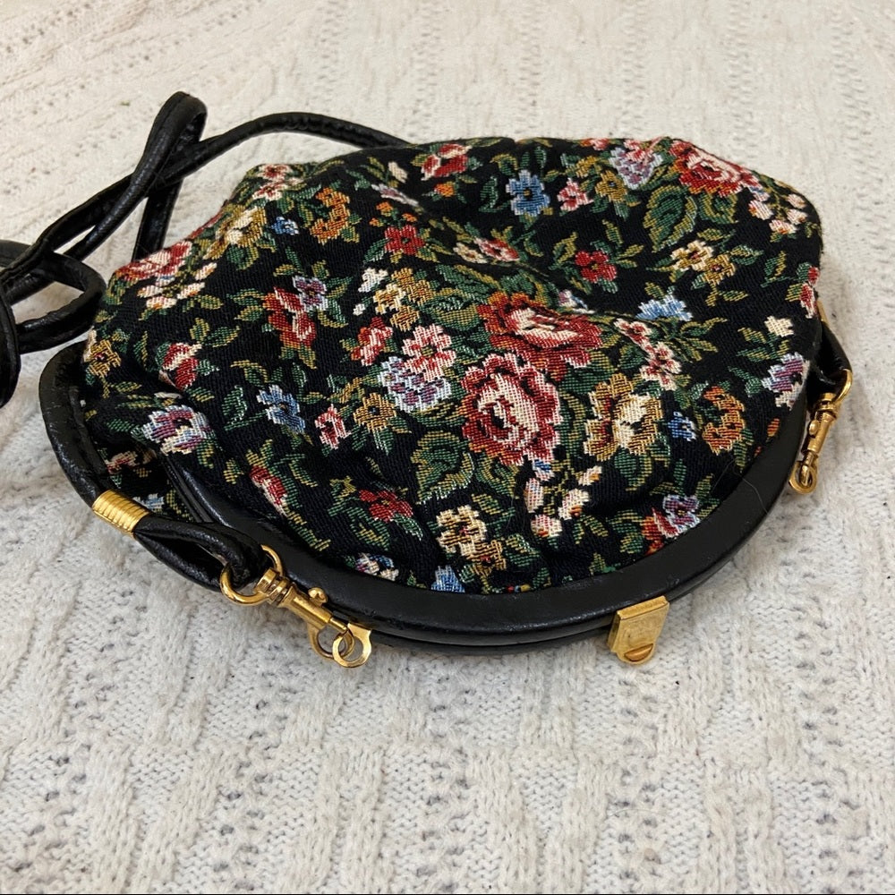 Vintage Handibag Floral Tapestry Clutch-Crossbody 9in x 7in x 2in