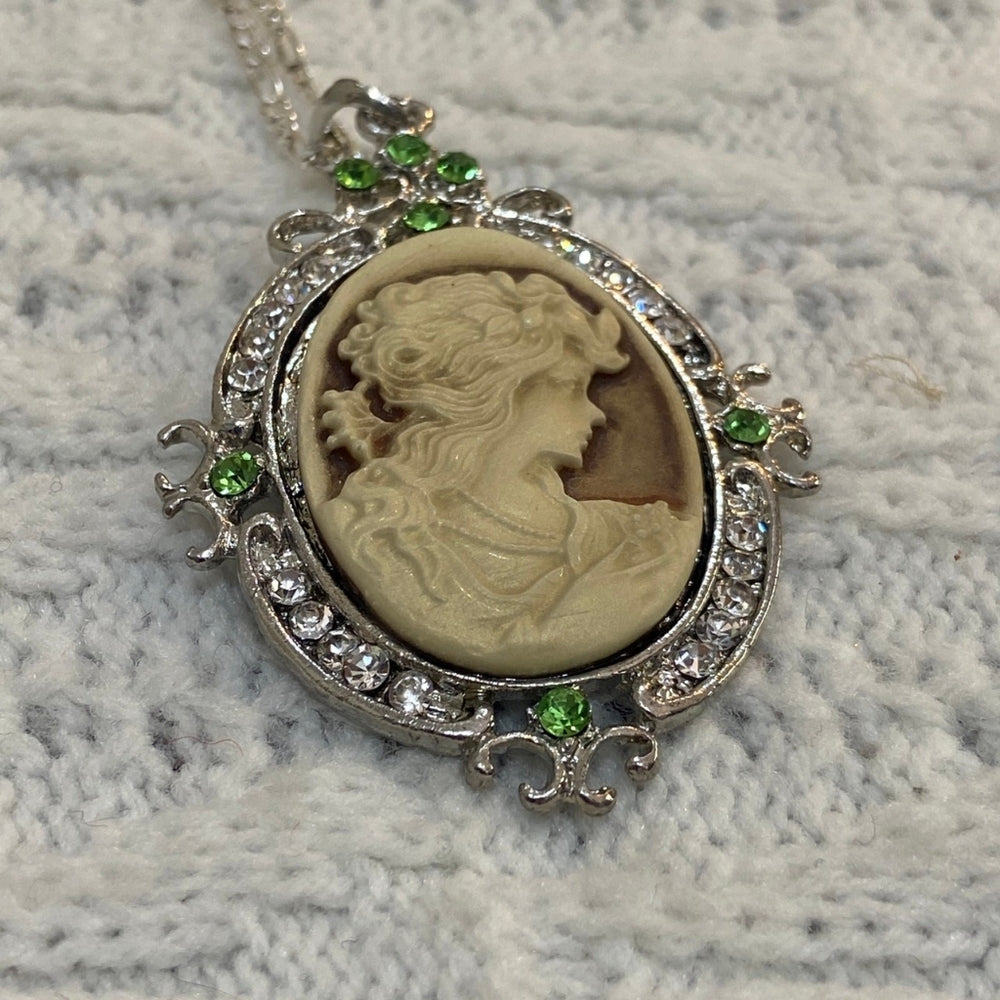Vintage Style Beige Cameo Pendant Necklace with Green Rhinestones