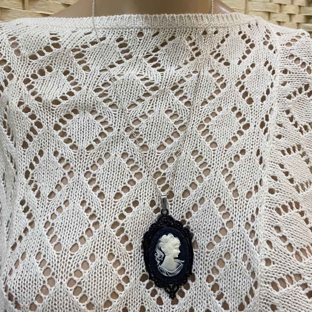 Vintage Style Black Cameo Pendant Necklace