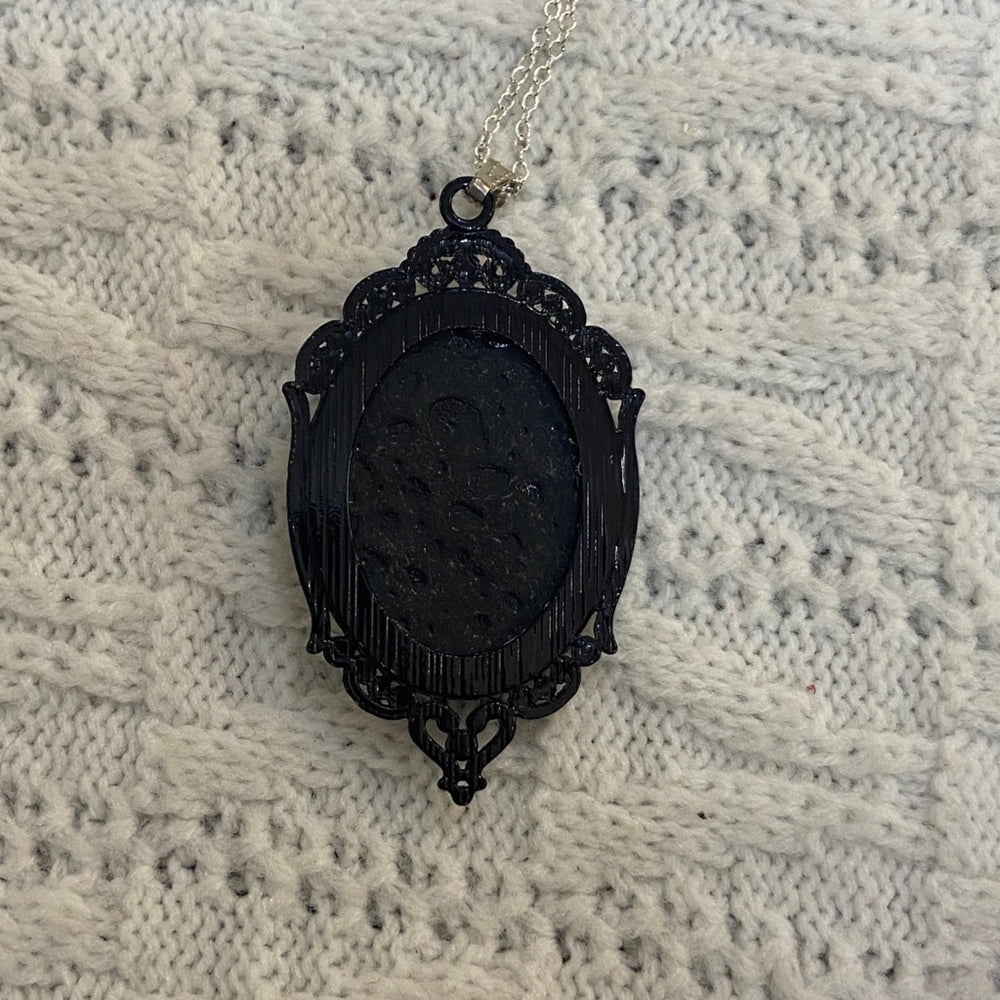 Vintage Style Black Cameo Pendant Necklace