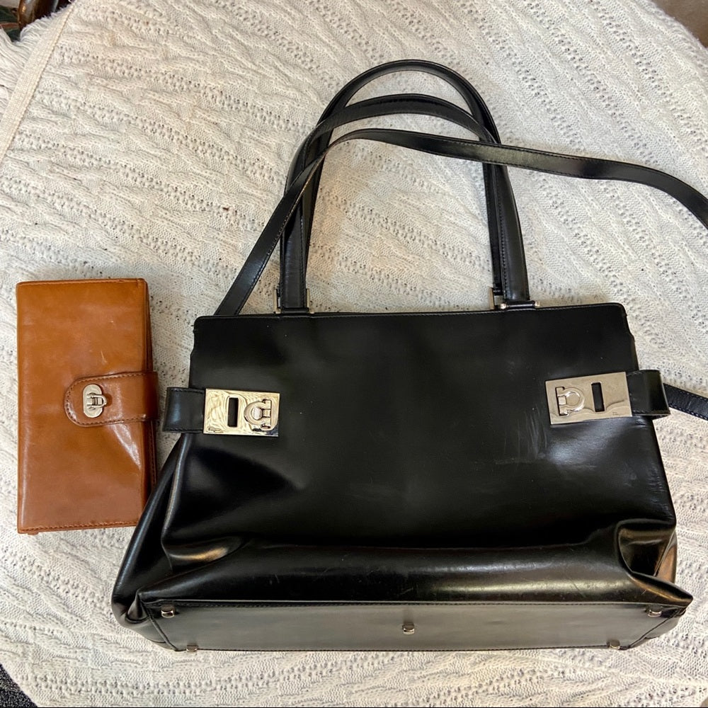 Ferragamo, 2-way Black Leather Handbag-Crossbody