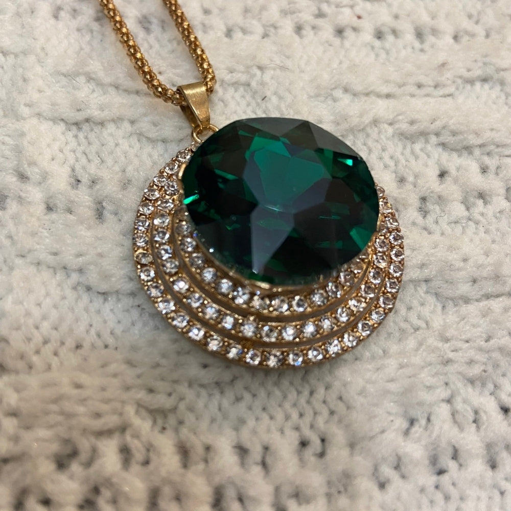 Gold Toned Faux Emerald Necklace decorated with Rhinestones