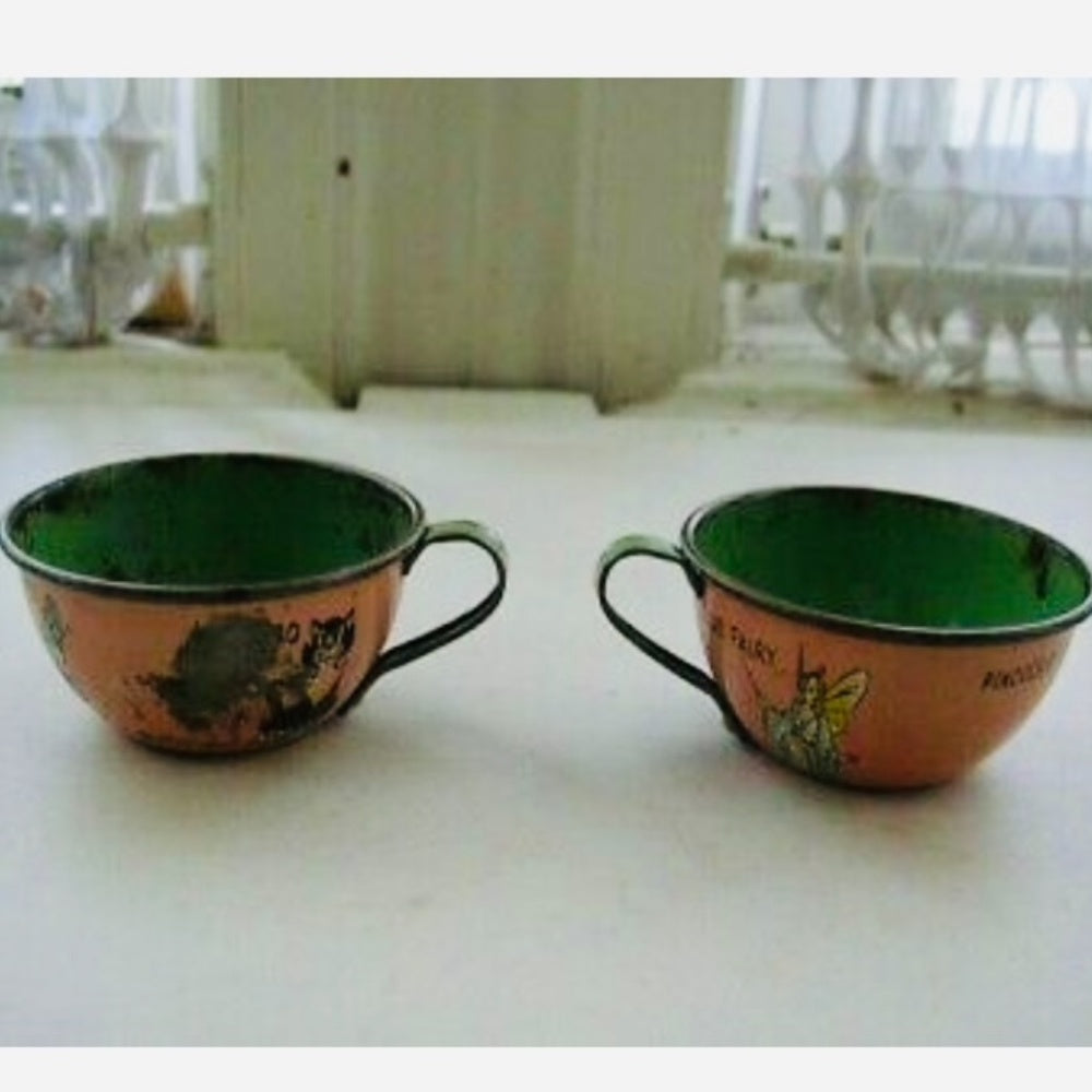 1939 Ohio Art Disney Pinocchio Child’s Tin Tea Set