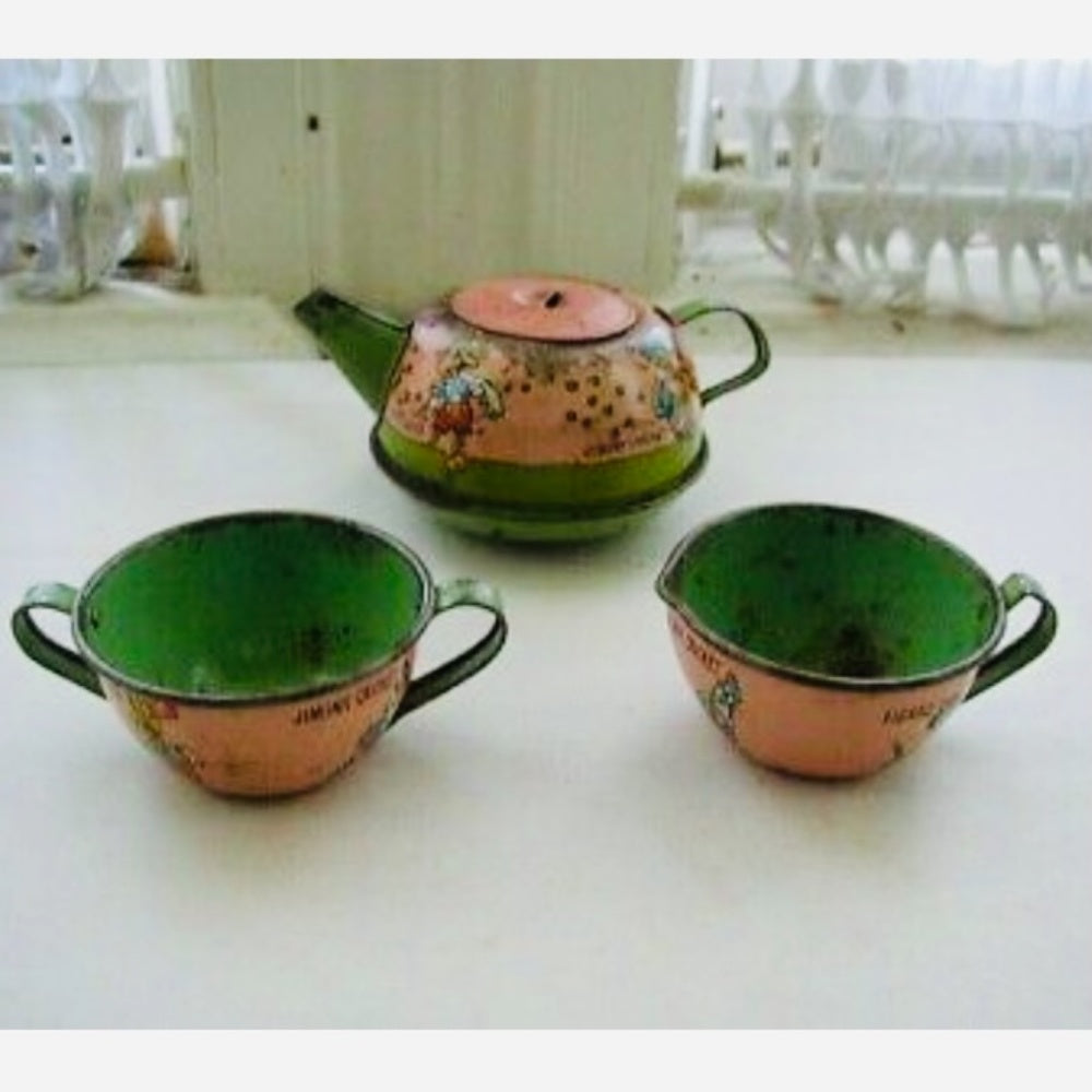 1939 Ohio Art Disney Pinocchio Child’s Tin Tea Set