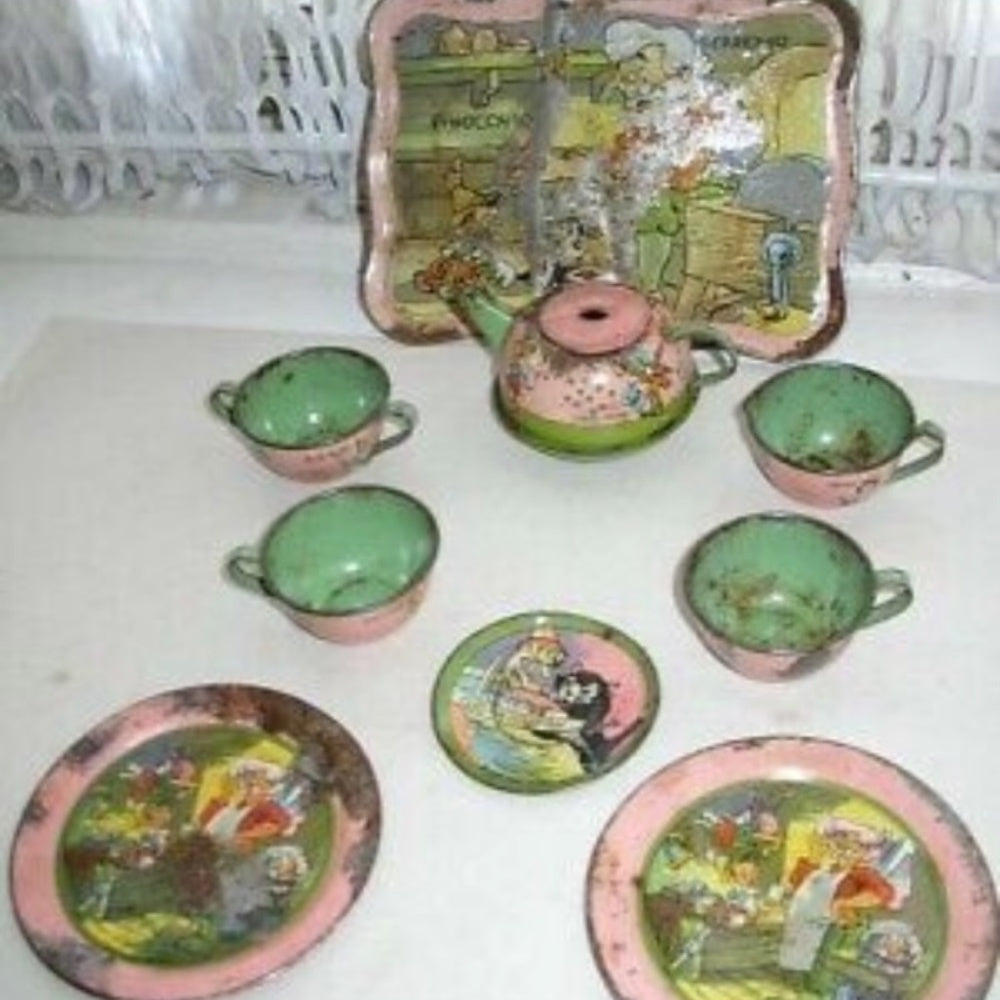 1939 Ohio Art Disney Pinocchio Child’s Tin Tea Set