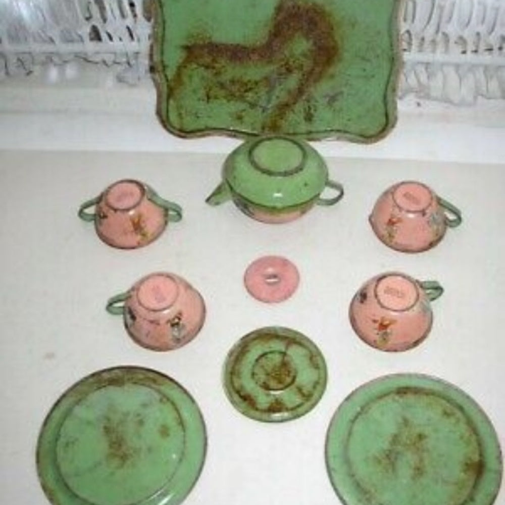 1939 Ohio Art Disney Pinocchio Child’s Tin Tea Set