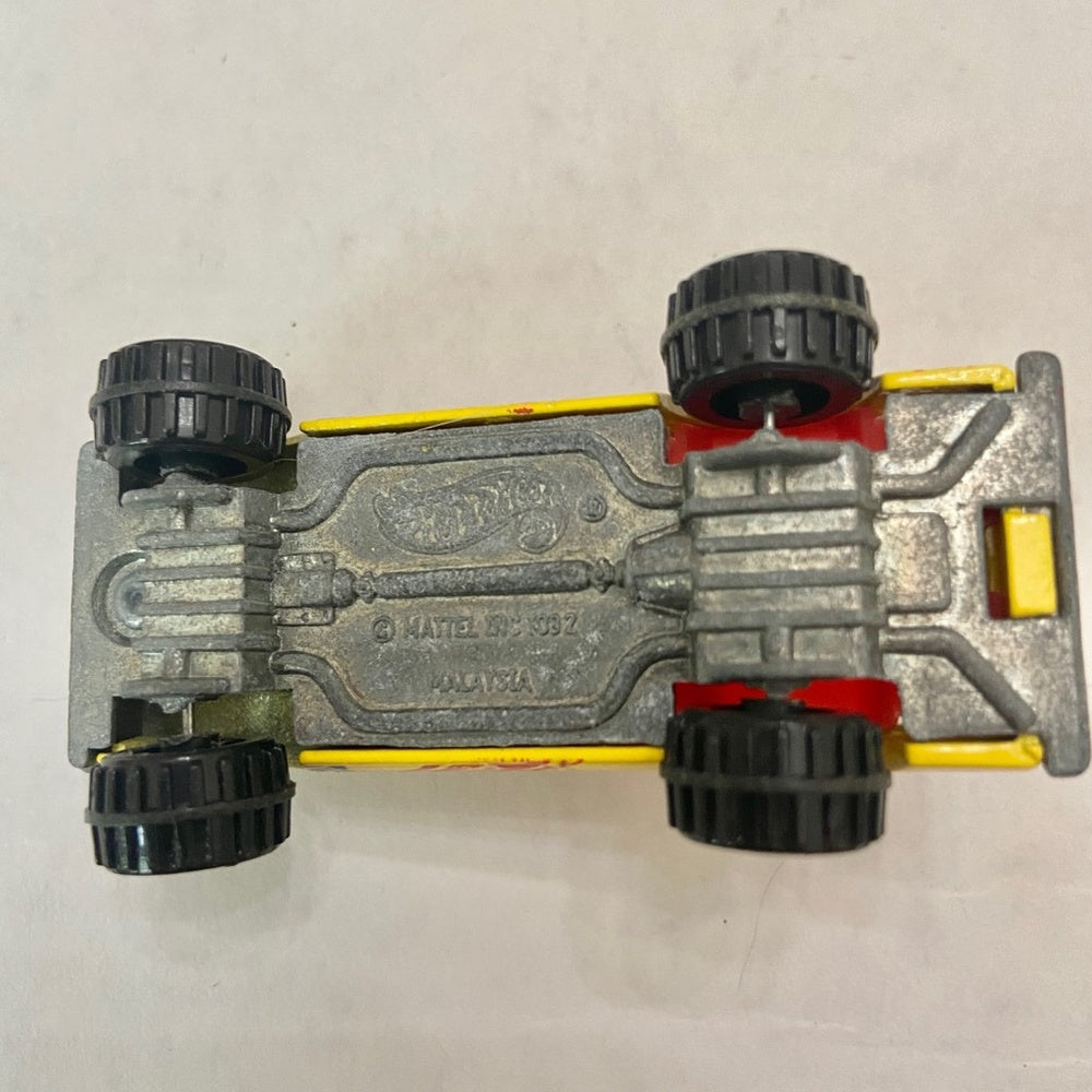 Vintage Hotwheels-Mattel Inc. 1982 yellow rescue truck