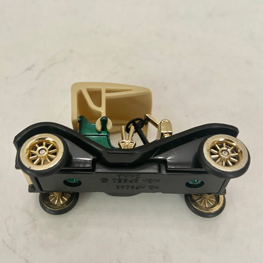 Highspeed green car (B0722)