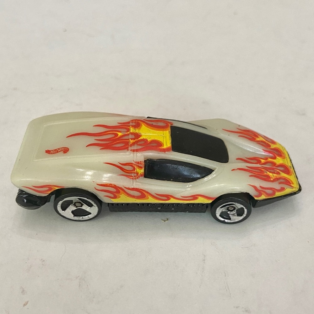 Vintage Hotwheels-Mattel Inc. 1974 glow in the dark (Silver Bullet)