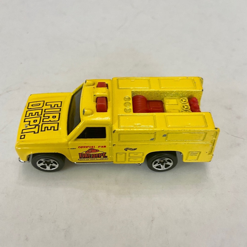 Vintage Hotwheels-Mattel Inc. 1974 Yellow fire department truck