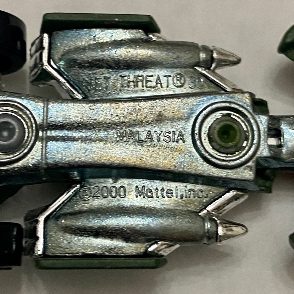 Vintage Hotwheels-Mattel Inc. 2000 Jet Threat (Dark Green)