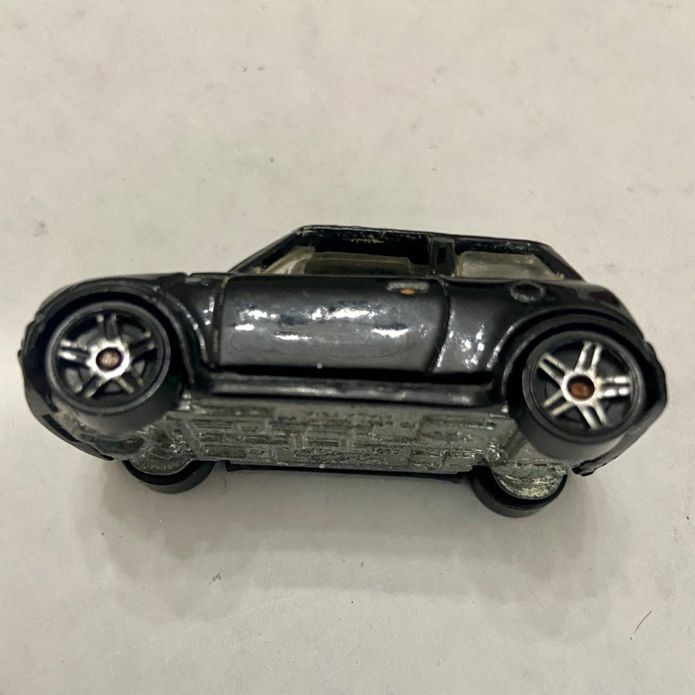 Vintage Hotwheels-Mattel Inc. 2001 Mini Cooper