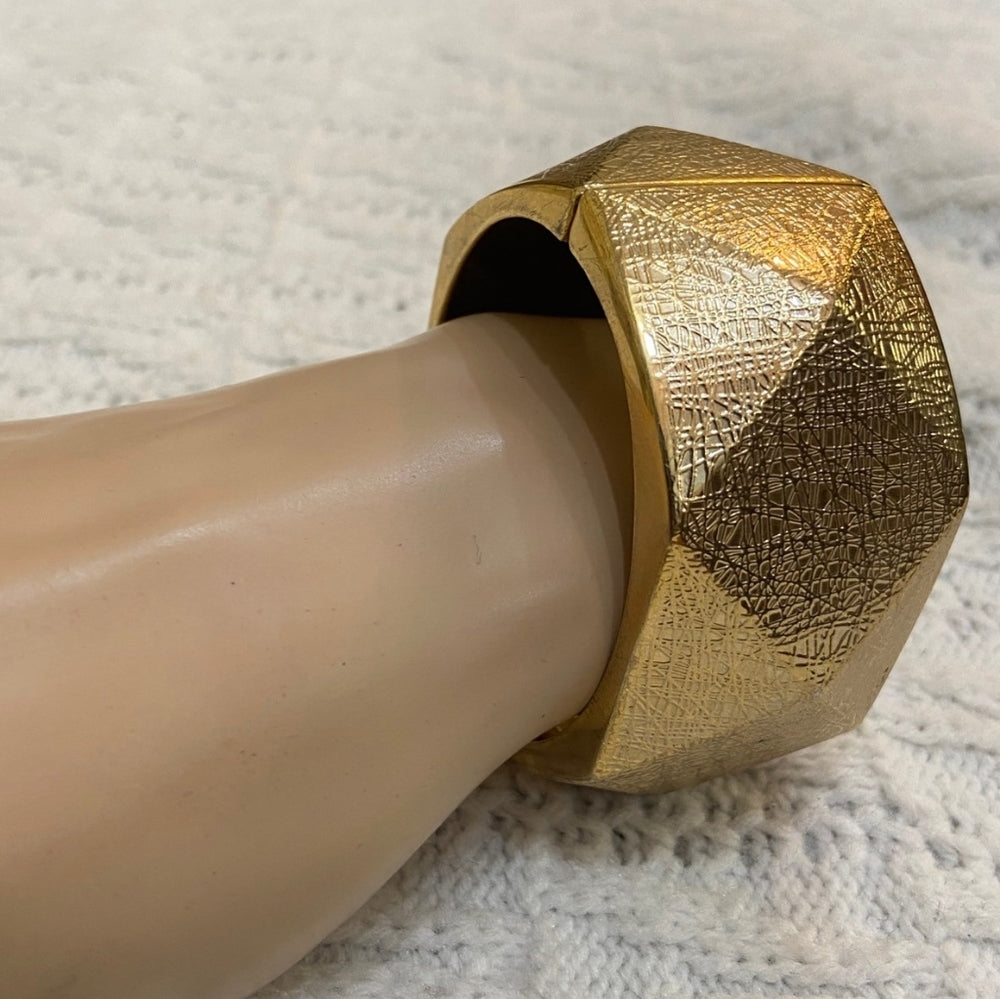 Vintage Gold Hinge Bangle with Faceted Diamond Design