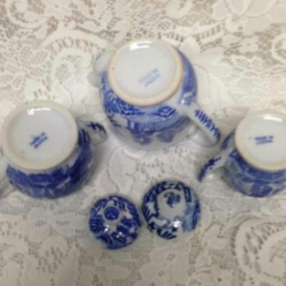 Vintage Made in Japan, Blue Willow 21pc Child’s Tea-Dinner Set with Pink Basket