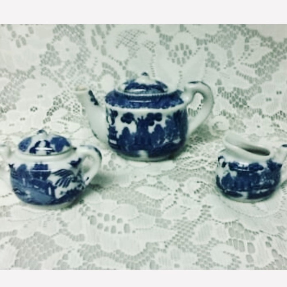 1950s, Japan Blue Willow, 17-pc Large Size, Childs Tea Set