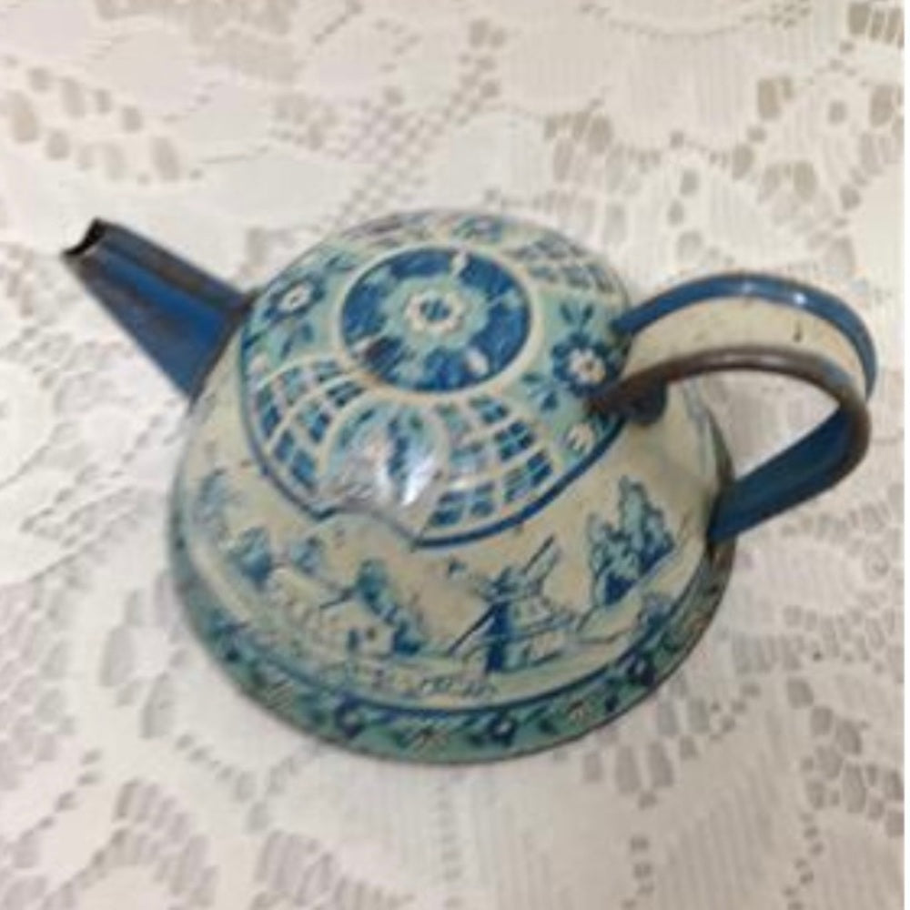 - 1940s Wolverine, Delft 12-pc Child’s Tin Tea Set (Z0321)