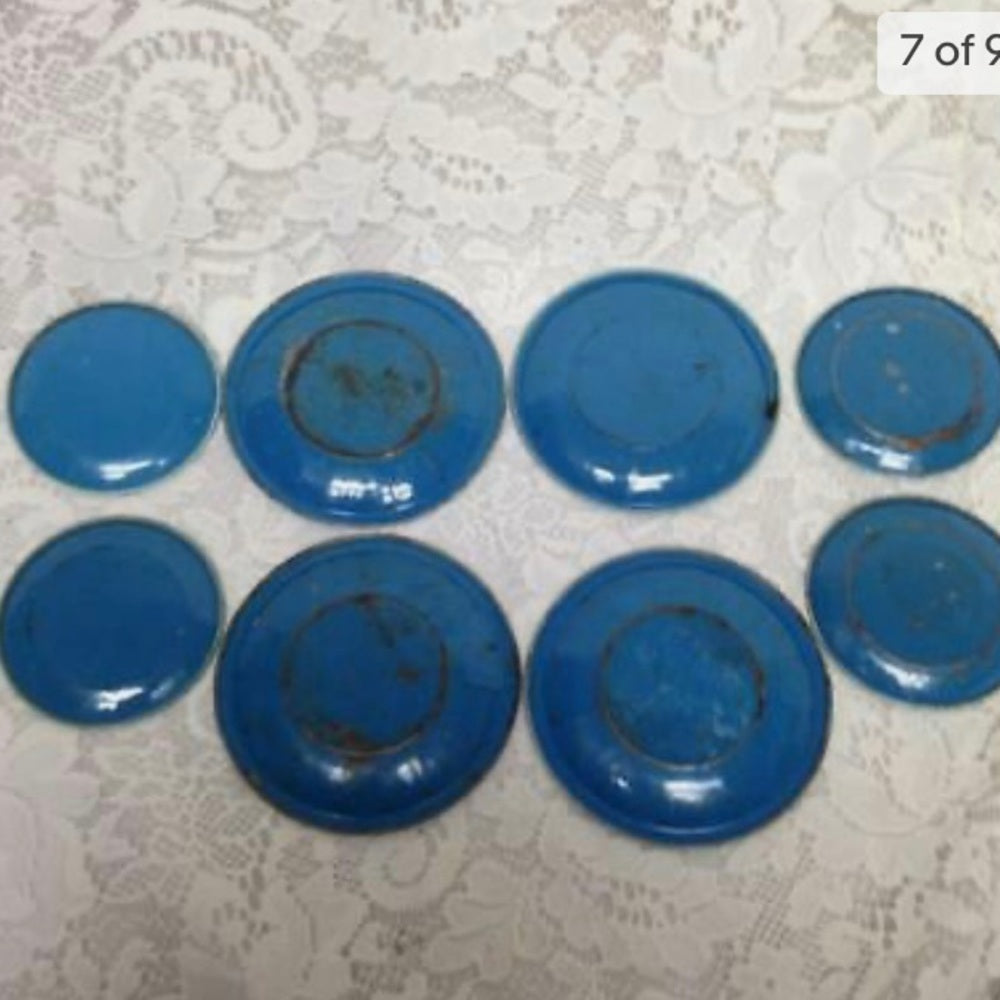 - 1940s Wolverine, Delft 12-pc Child’s Tin Tea Set (Z0321)