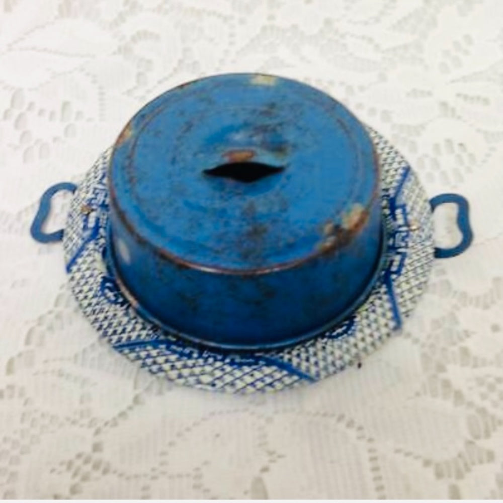 1950s, Ohio Art Blue Willow 23-pc Child’s Tin Tea Set