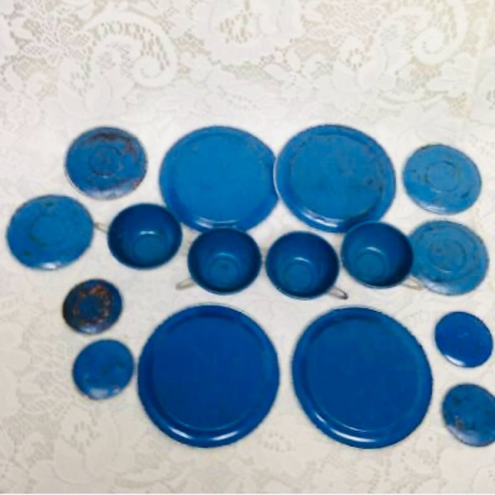 1950s, Ohio Art Blue Willow 23-pc Child’s Tin Tea Set