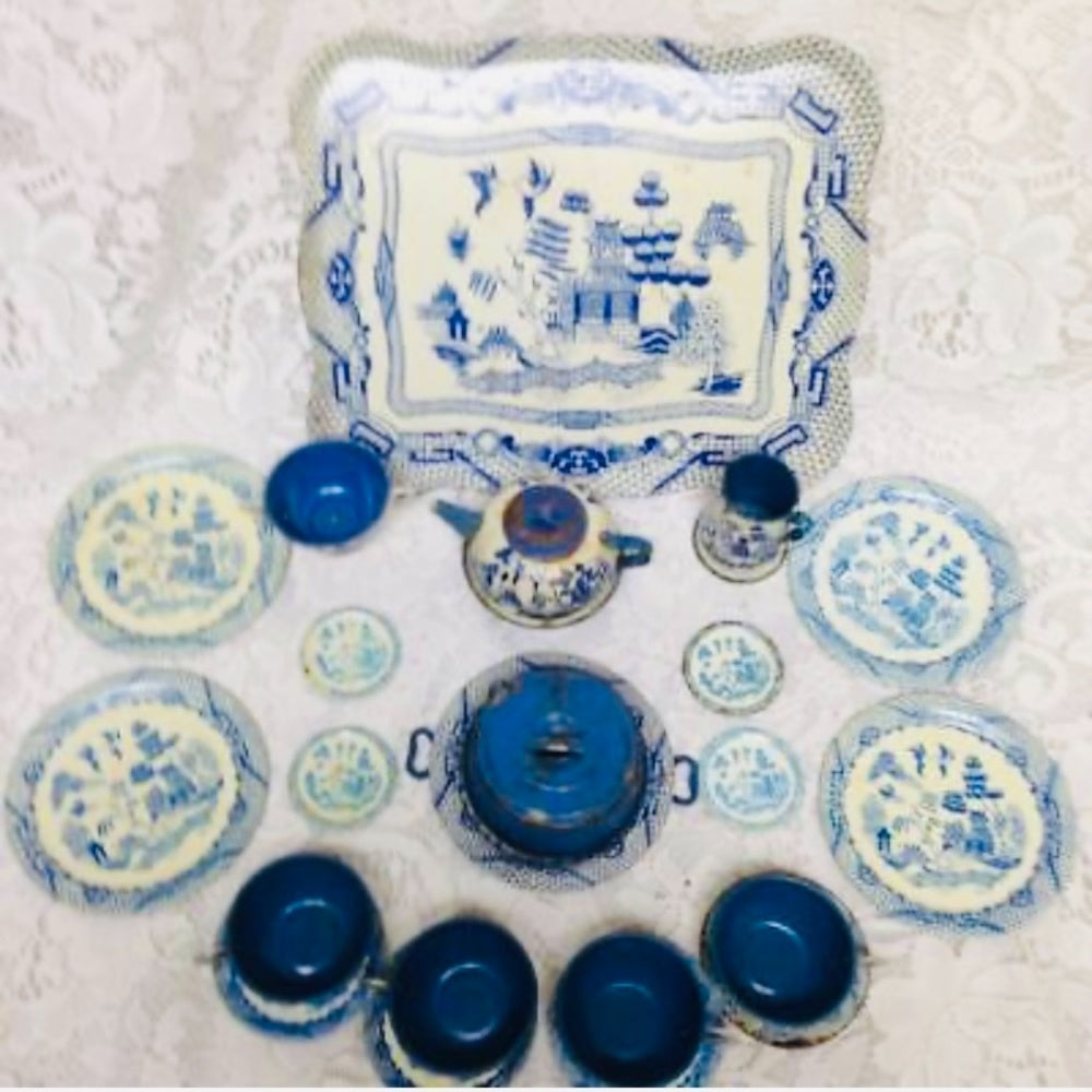 1950s, Ohio Art Blue Willow 23-pc Child’s Tin Tea Set