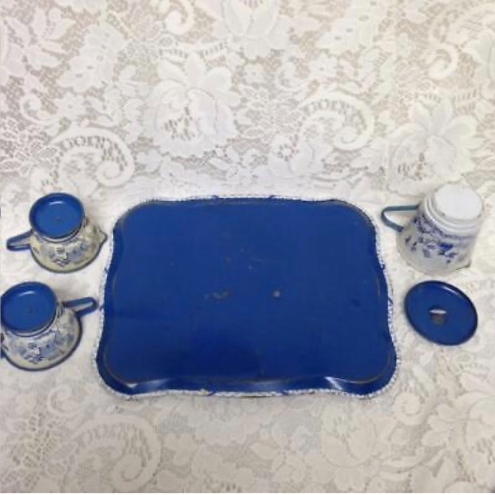 1950s, Ohio Art Blue Willow 21-pc Child’s Tin Tea Set