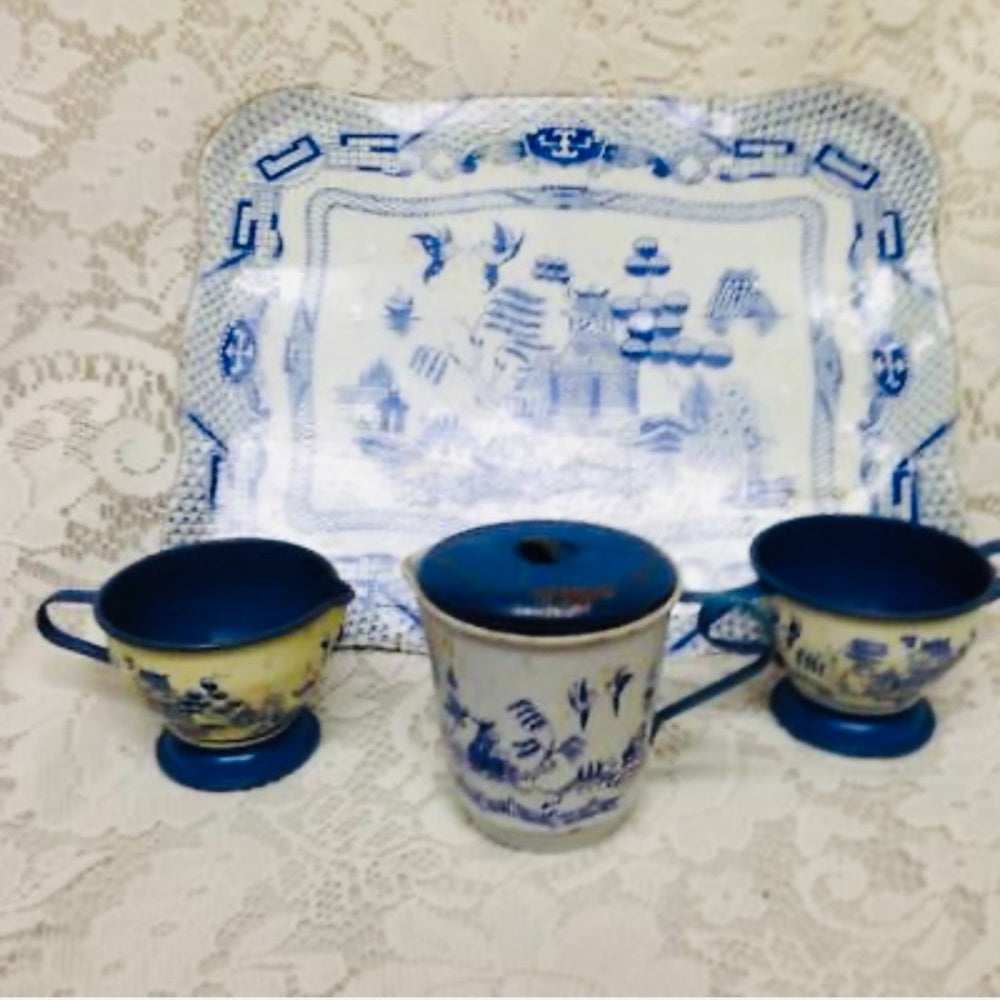 1950s, Ohio Art Blue Willow 21-pc Child’s Tin Tea Set