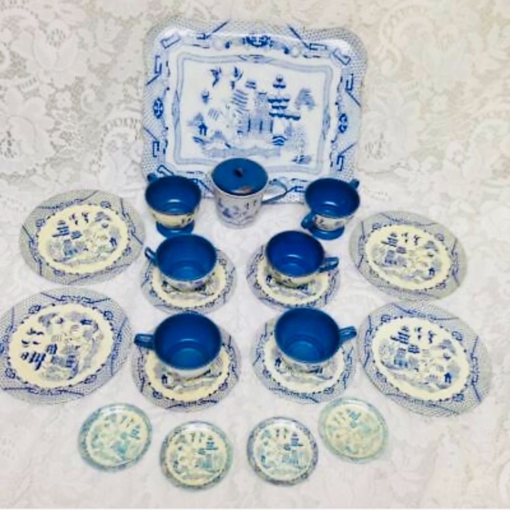 1950s, Ohio Art Blue Willow 21-pc Child’s Tin Tea Set