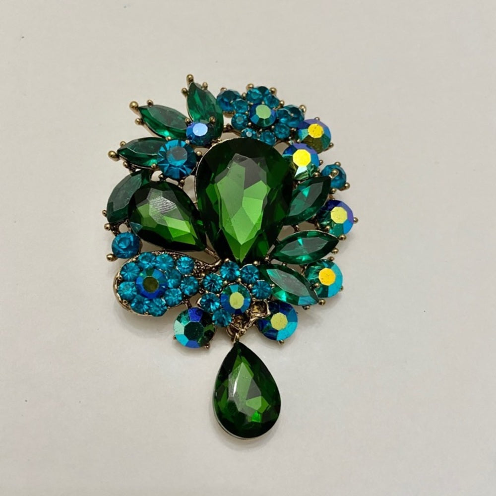 Elegant Chunky 3in x 2.5in Rhinestone Brooch-Pendant