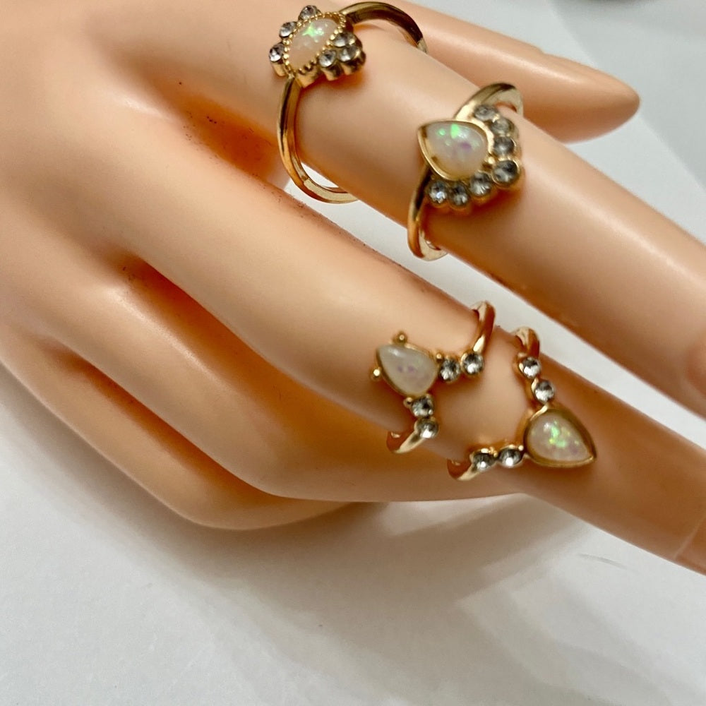 Vintage 4pc Gold Tiny Rings (C)
