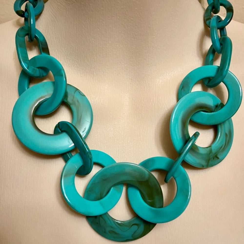 Stunning, Chunky Faux Turquoise 22in Necklace