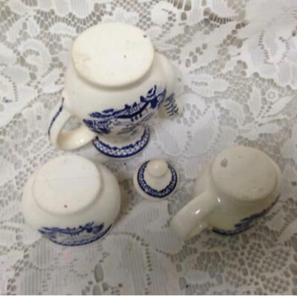 Vintage, Blue Willow, 13pc Child’s Tea Set - Wicker Picnic Basket
