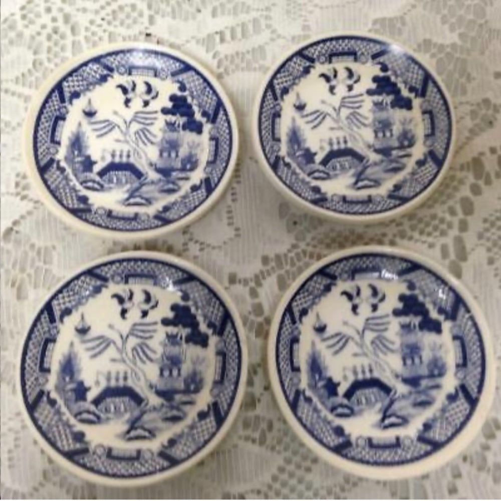 Vintage, Blue Willow, 13pc Child’s Tea Set - Wicker Picnic Basket
