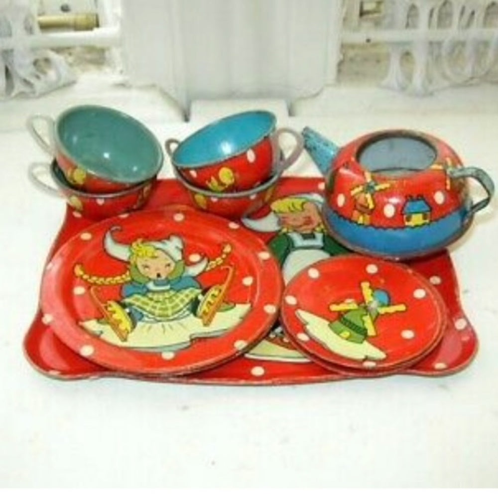 1940-50s Ohio Art #150, Dutch Winter, 15-pc Child’s Tin Tea Set