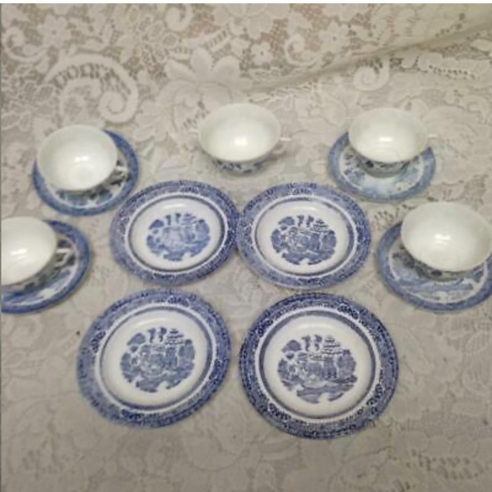 1950s 13-pc Ideal Blue Willow, Child’s Tea Set