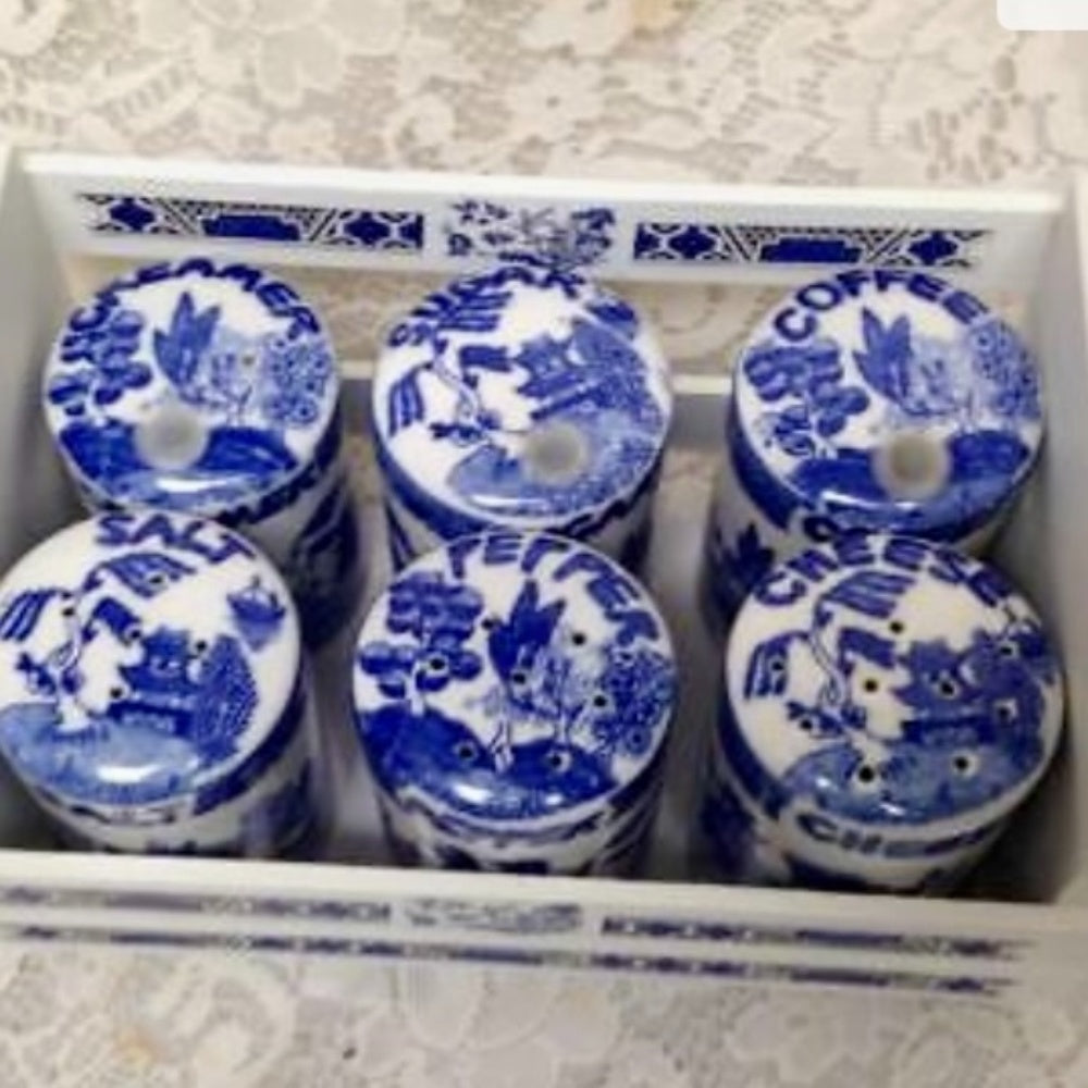 Vintage Rare 6-pc Blue Willow Round Shaker Set 4in x 3in each with Wooden Rack