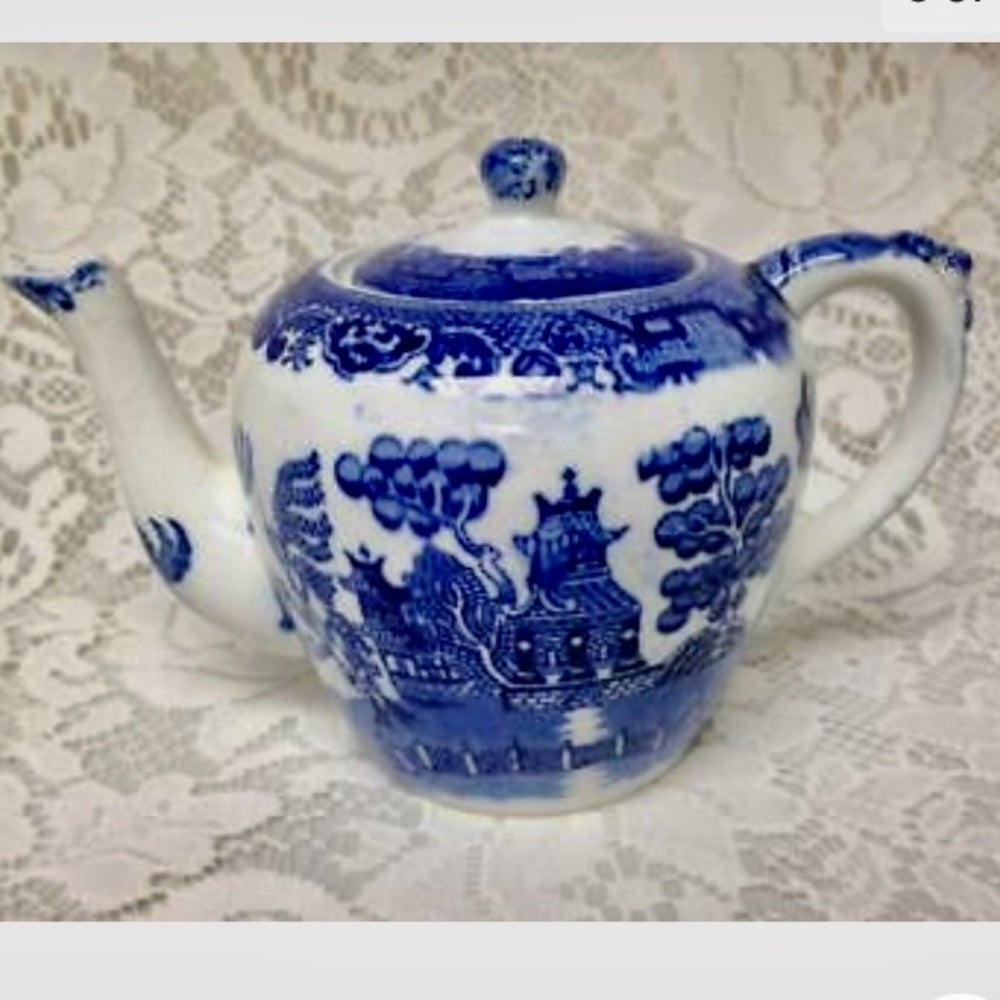 Antique Allerton Ltd., , England, 17pc Blue Willow Demitasse Tea Set
