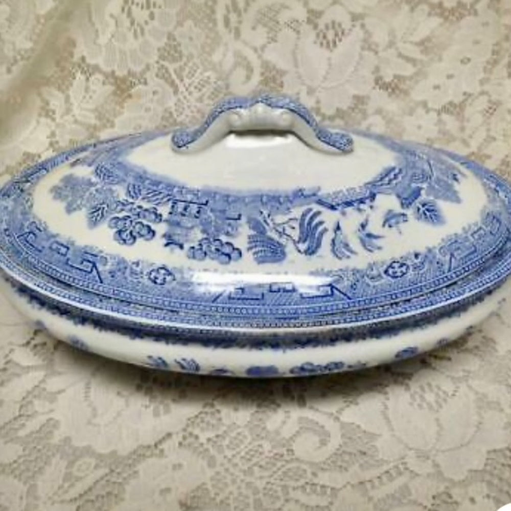 Vintage, Ruth Ann Ironstone, 2pc Blue Willow, Large Soup Tureen 11in x 8in x 5in