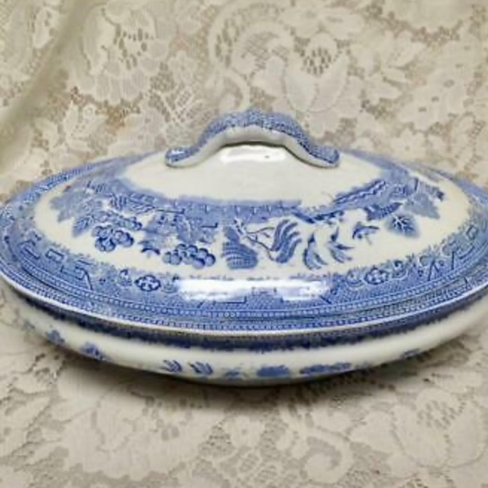 Vintage, Ruth Ann Ironstone, 2pc Blue Willow, Large Soup Tureen 11in x 8in x 5in