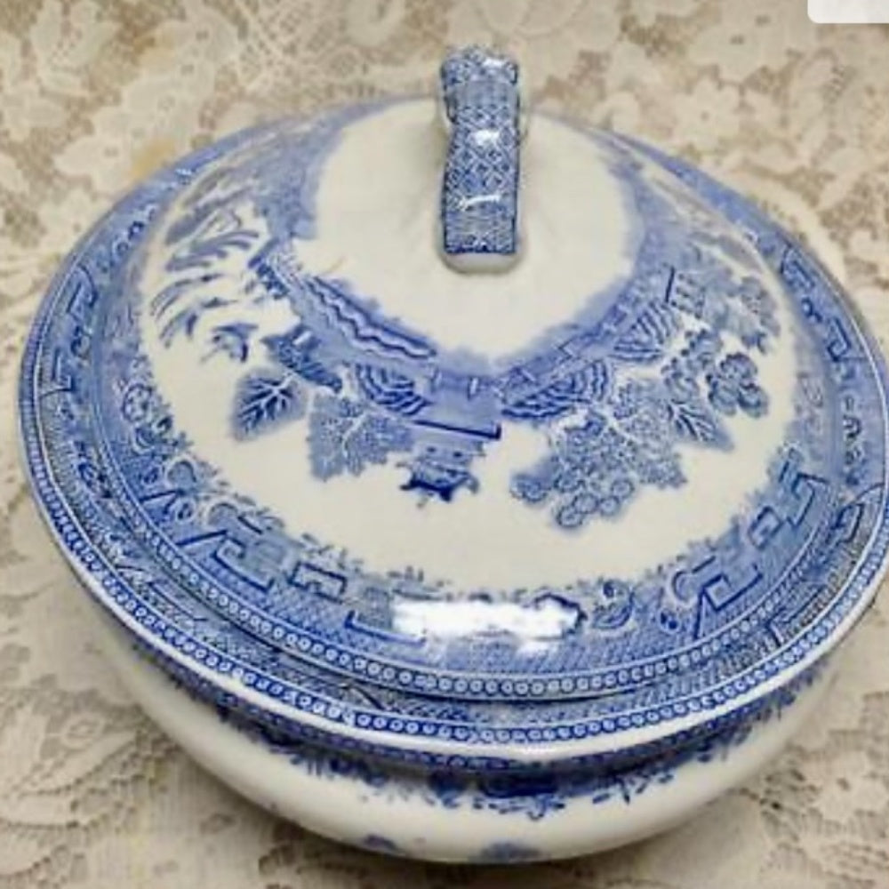 Vintage, Ruth Ann Ironstone, 2pc Blue Willow, Large Soup Tureen 11in x 8in x 5in