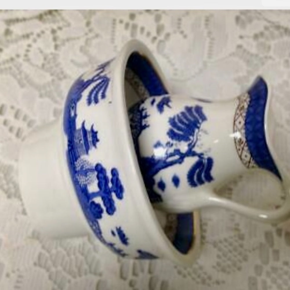 Royal Doulton, Cardew Design, Blue Willow XL Figural Teapot 11.5inx8.5inx5.5in