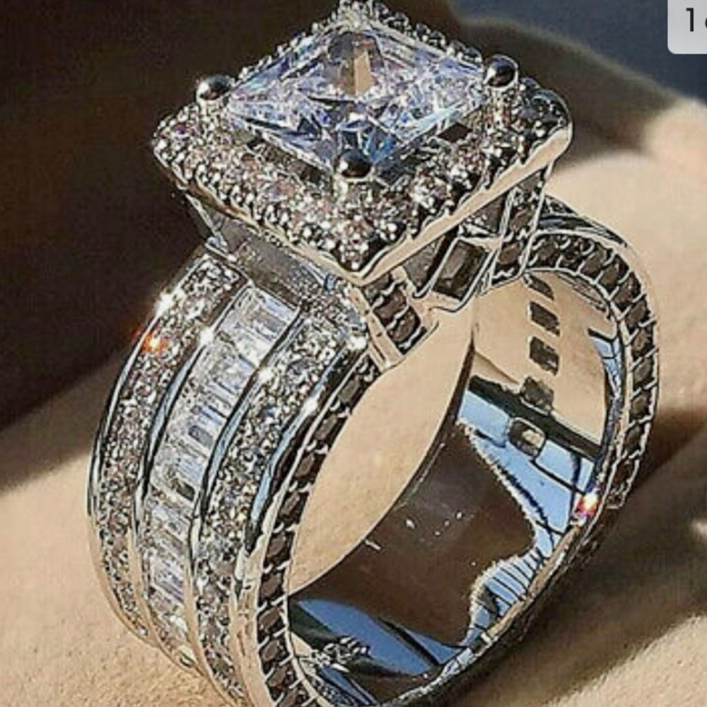 Faux Diamonds- Cubic Zirconia 925 Silver Filled Engagement Ring-Size5