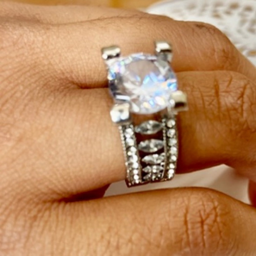 Elegant 5ct Faux Diamond -Cubic Zirconia 925 Silver Engagement Ring